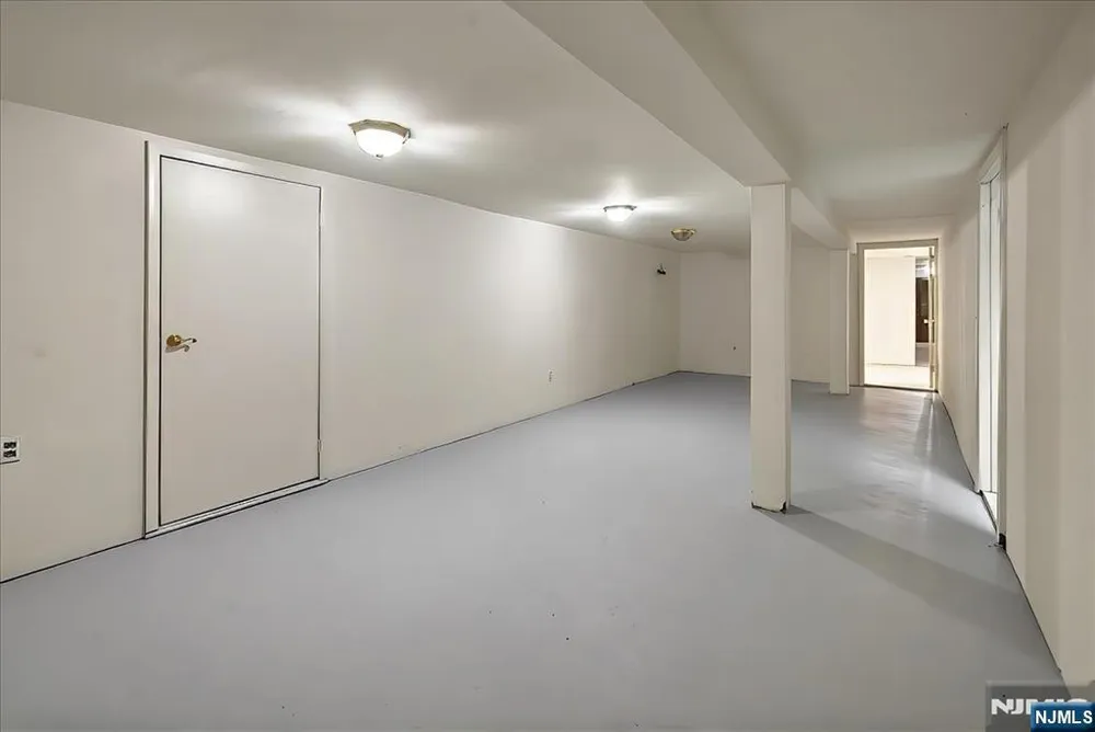 915 E Glen Ave, Bergen, Washington Township, NJ 07676