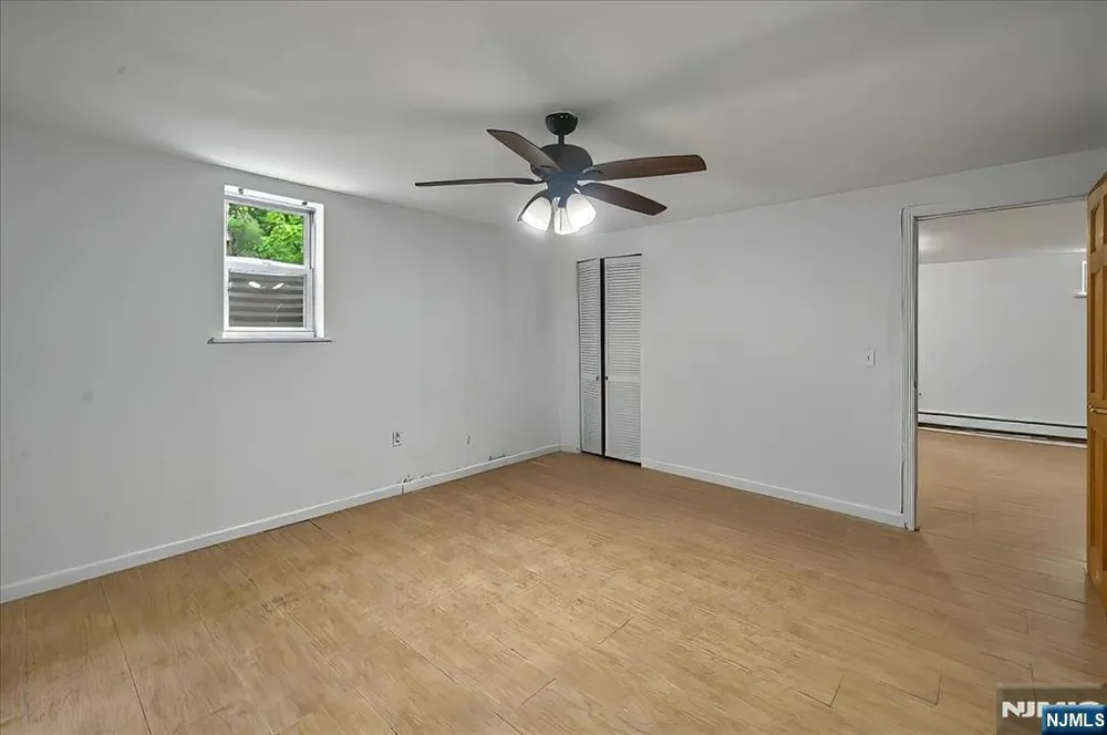 915 E Glen Ave, Bergen, Washington Township, NJ 07676