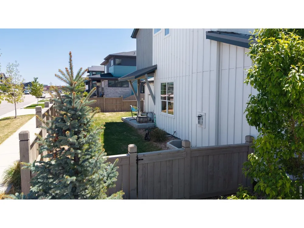 5687 Cottontail Dr, Longmont, CO 80503