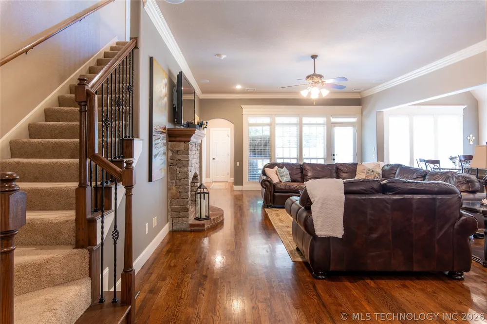 3813 W Broadway St, Broken Arrow, OK 74012