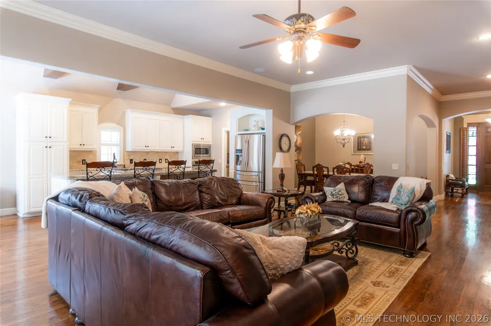 3813 W Broadway St, Broken Arrow, OK 74012