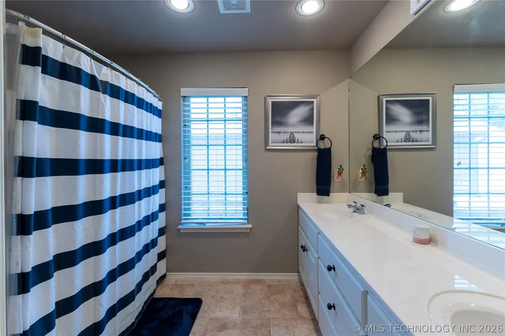 3813 W Broadway St, Broken Arrow, OK 74012