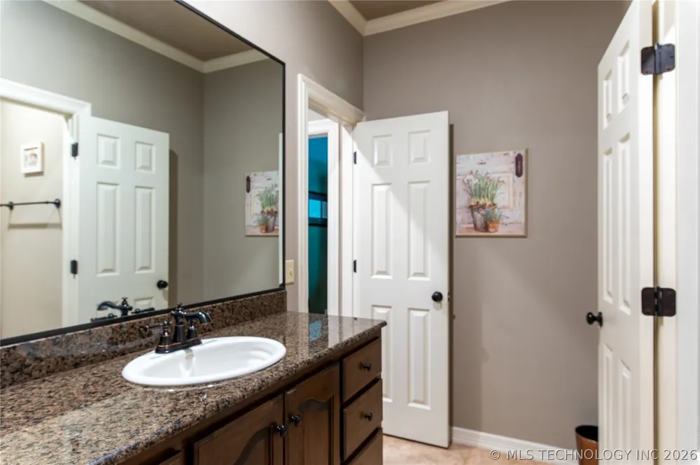 3813 W Broadway St, Broken Arrow, OK 74012