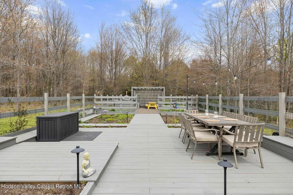 27 Anchor Camp Rd, Windham, NY 12496