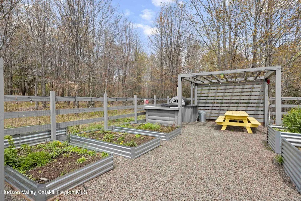 27 Anchor Camp Rd, Windham, NY 12496