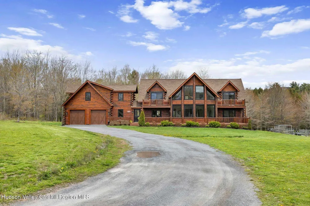 27 Anchor Camp Rd, Windham, NY 12496