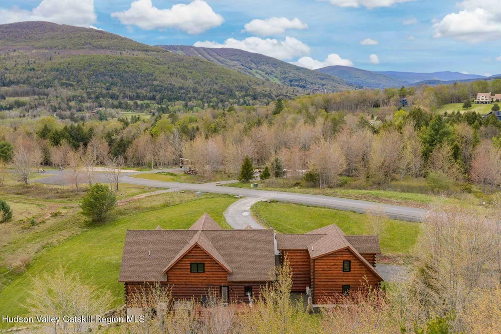 27 Anchor Camp Rd, Windham, NY 12496