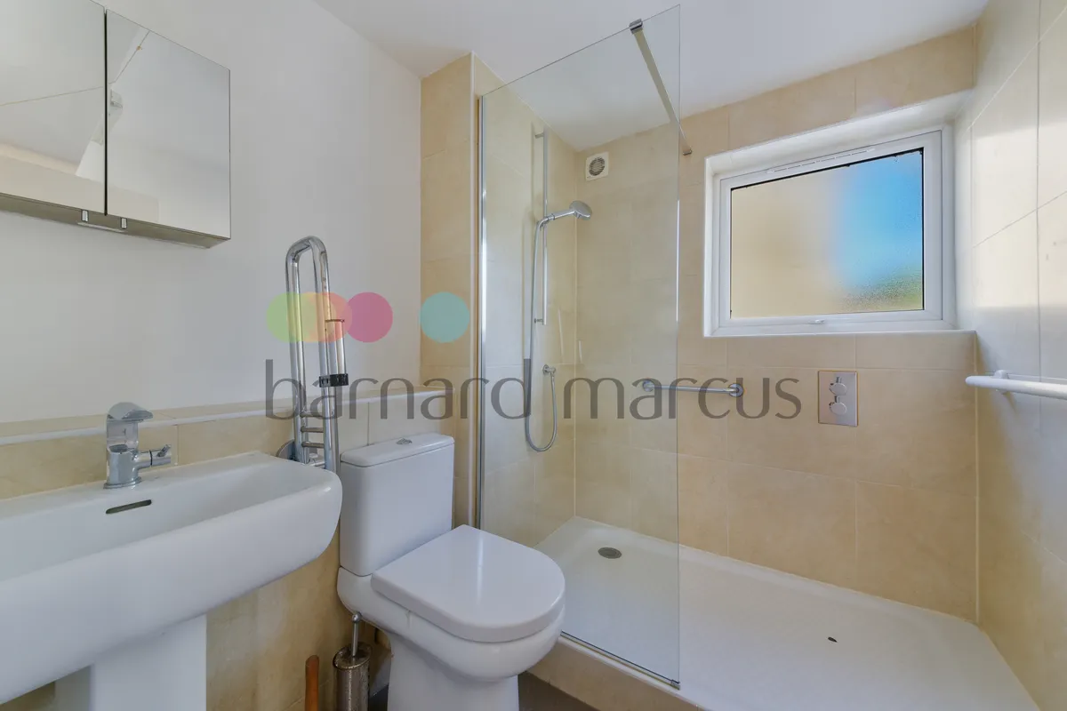 211 Selhurst Road, LONDON