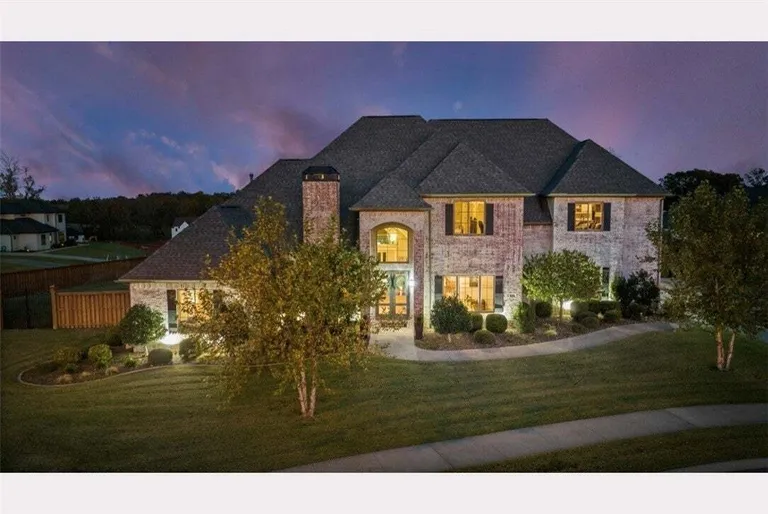 4301 S Scissortail Dr, Bentonville, AR 72713