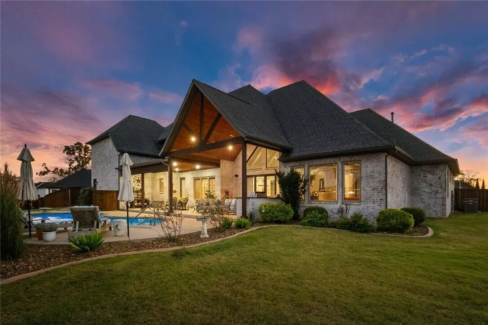 4301 S Scissortail Dr, Bentonville, AR 72713