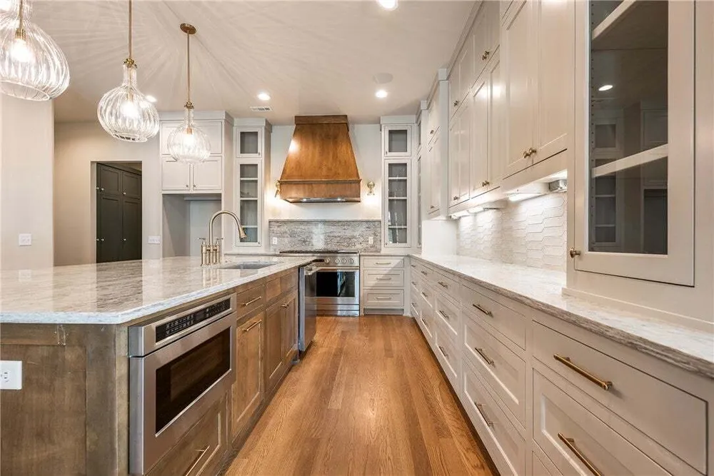 1033 NW A St, Bentonville, AR 72712