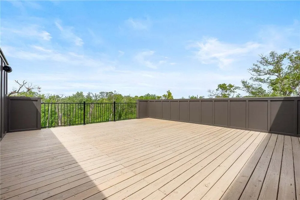 1033 NW A St, Bentonville, AR 72712