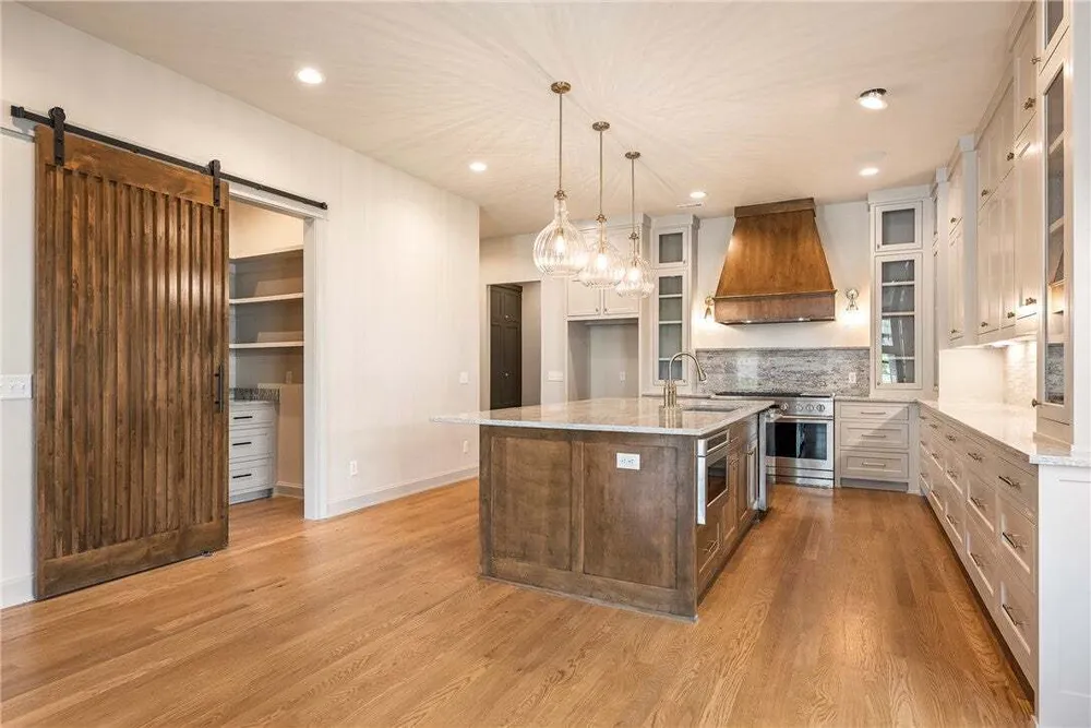 1033 NW A St, Bentonville, AR 72712