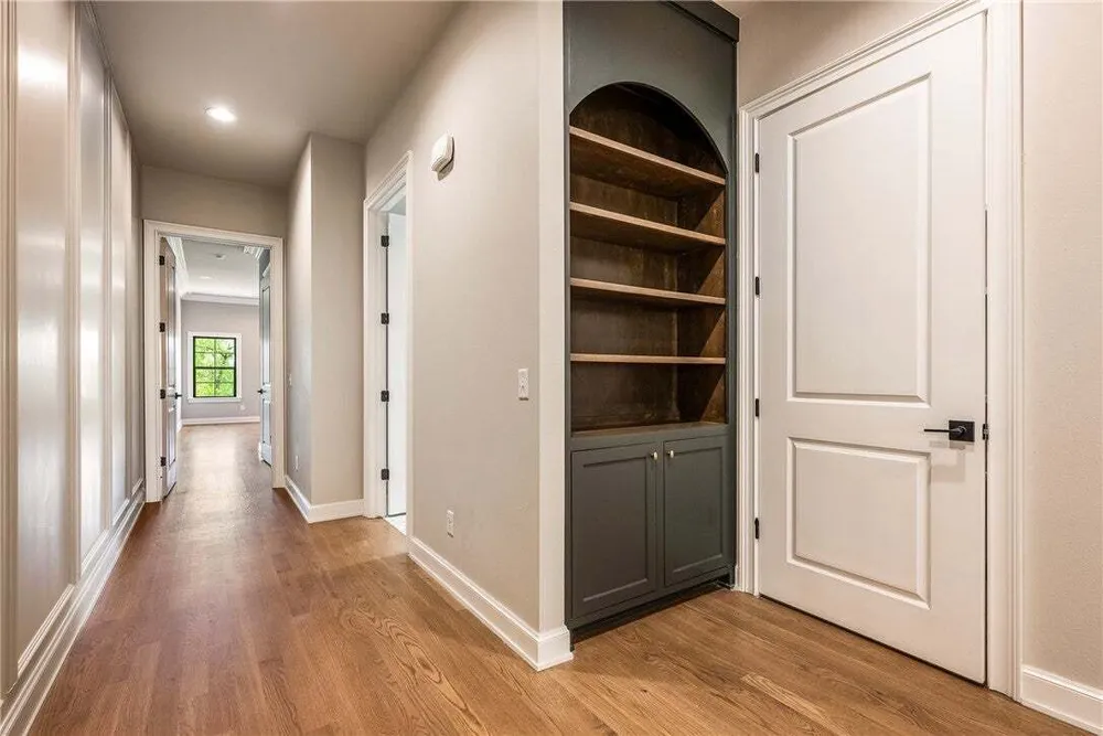 1033 NW A St, Bentonville, AR 72712