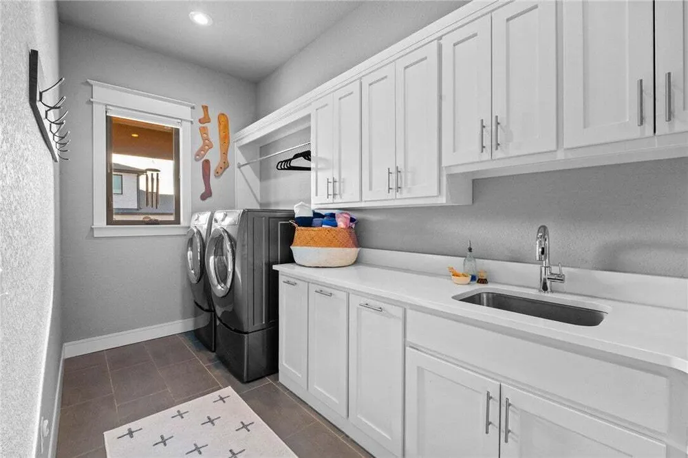4301 S Scissortail Dr, Bentonville, AR 72713