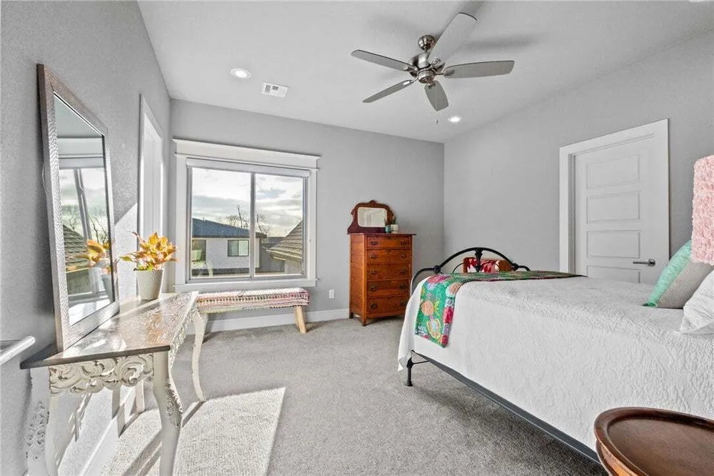 4301 S Scissortail Dr, Bentonville, AR 72713