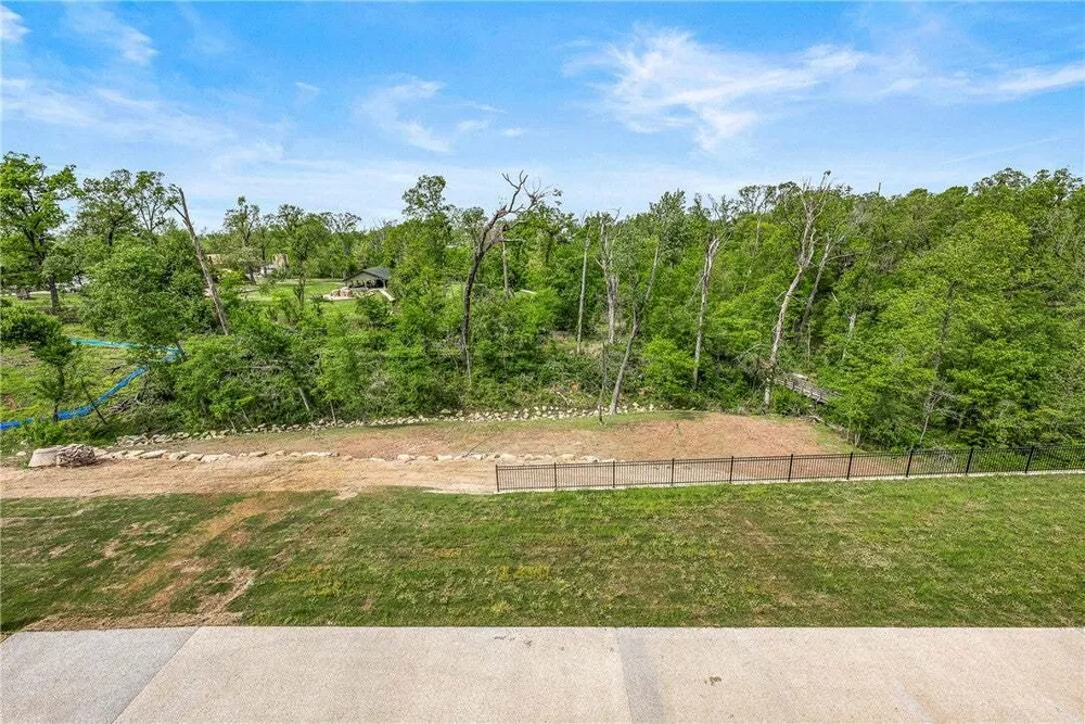 1033 NW A St, Bentonville, AR 72712