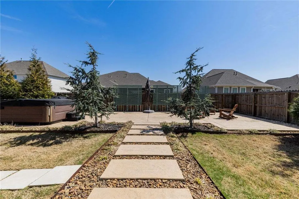 2711 S 20th Pl, Rogers, AR 72758