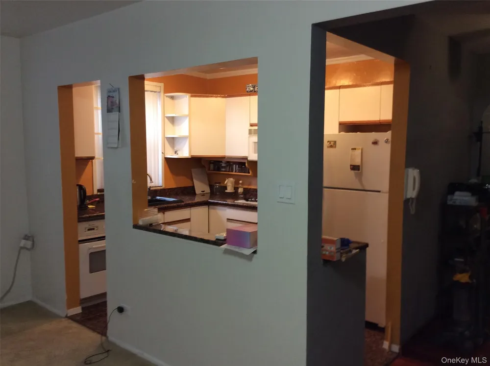 204-15 Foothill Ave, New York, NY 11423