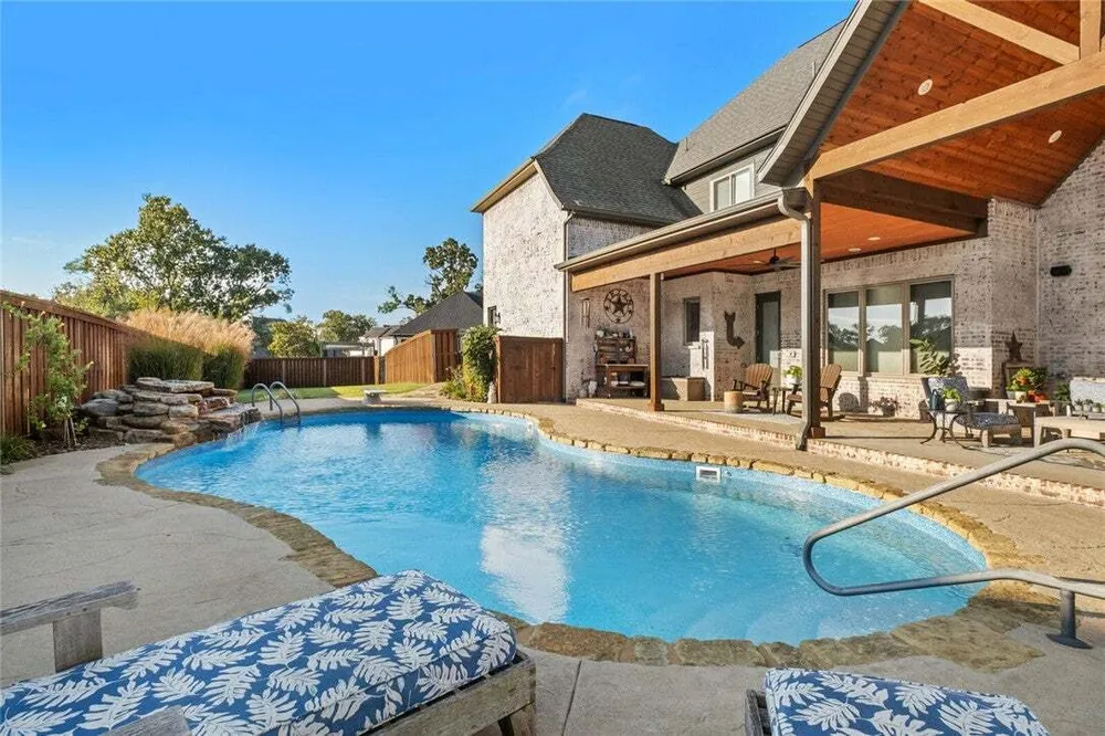 4301 S Scissortail Dr, Bentonville, AR 72713