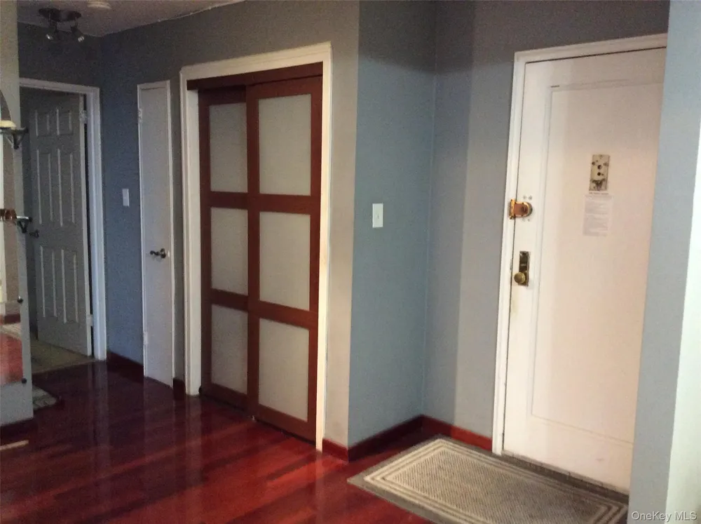 204-15 Foothill Ave, New York, NY 11423