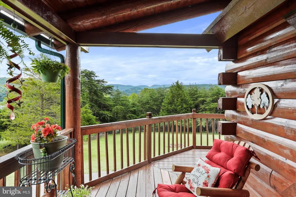 141 Rose Patch Drive, Petersburg, WV 26847