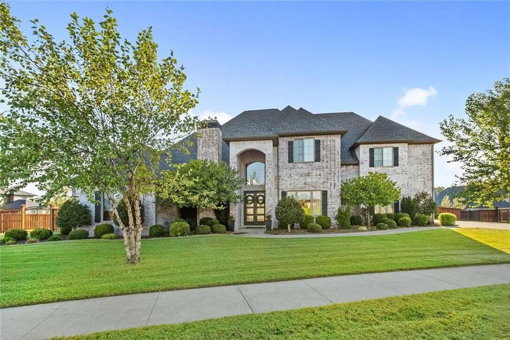 4301 S Scissortail Dr, Bentonville, AR 72713