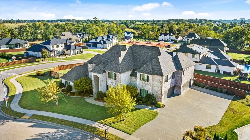 4301 S Scissortail Dr, Bentonville, AR 72713