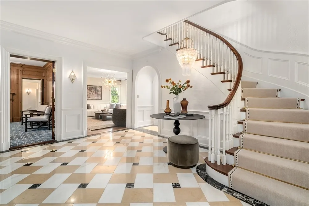 188 Heath St, Brookline, MA 02467