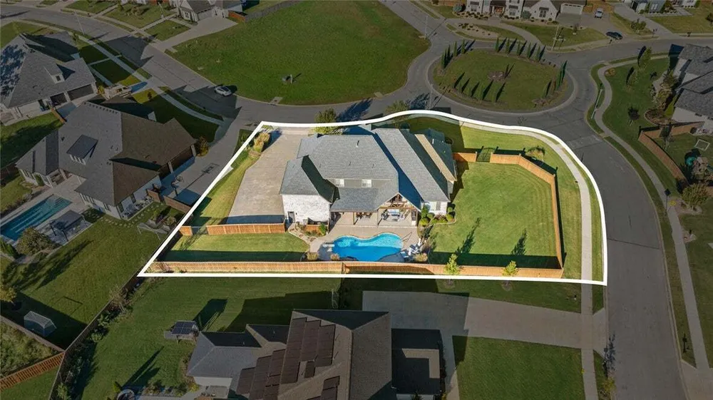 4301 S Scissortail Dr, Bentonville, AR 72713