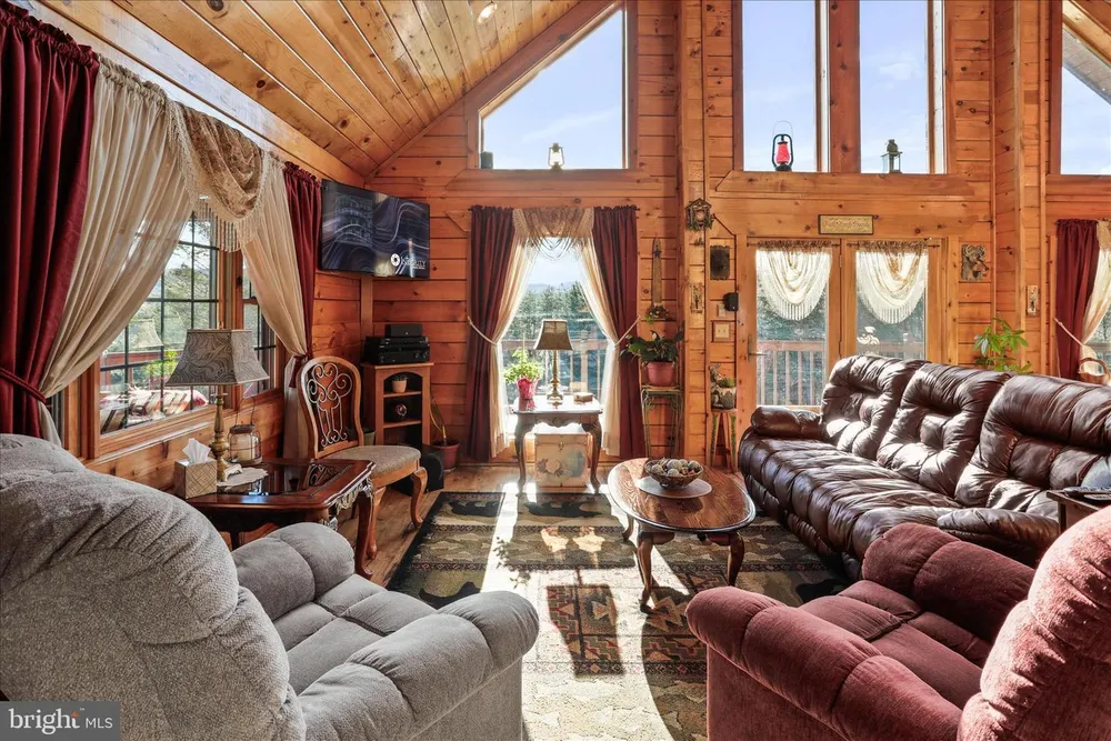 141 Rose Patch Drive, Petersburg, WV 26847