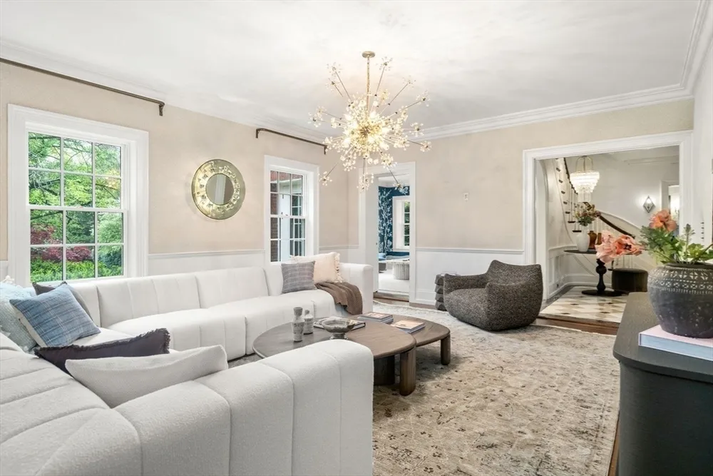 188 Heath St, Brookline, MA 02467