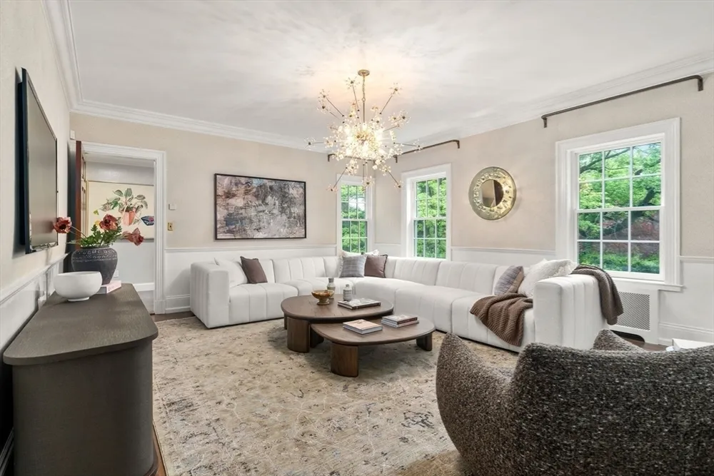 188 Heath St, Brookline, MA 02467