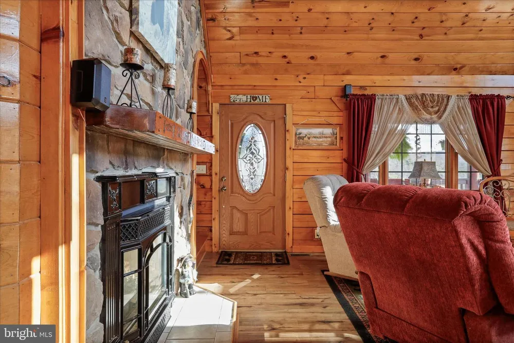 141 Rose Patch Drive, Petersburg, WV 26847