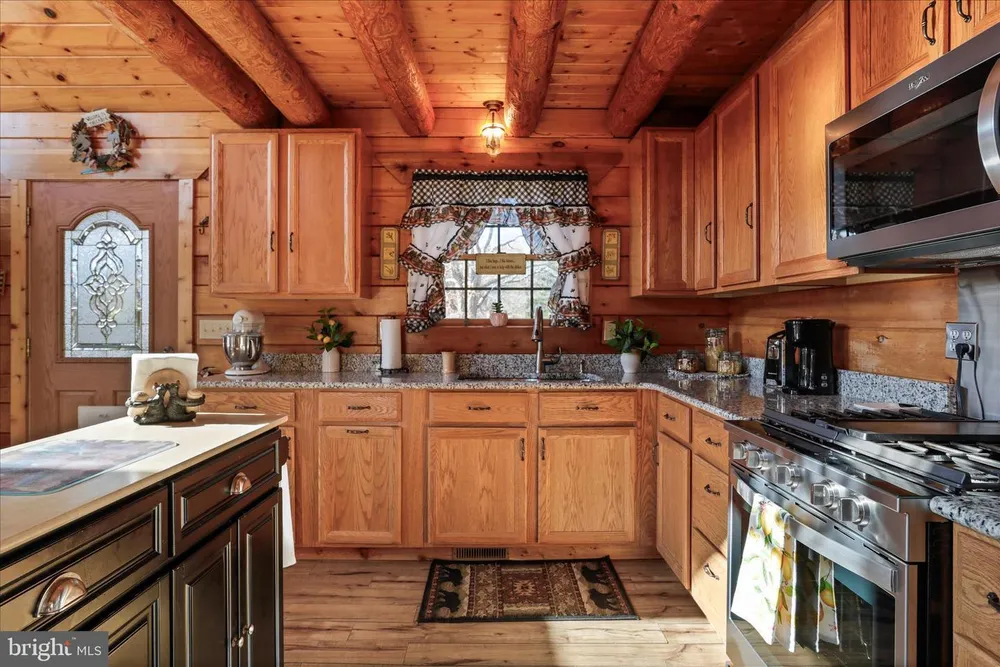 141 Rose Patch Drive, Petersburg, WV 26847