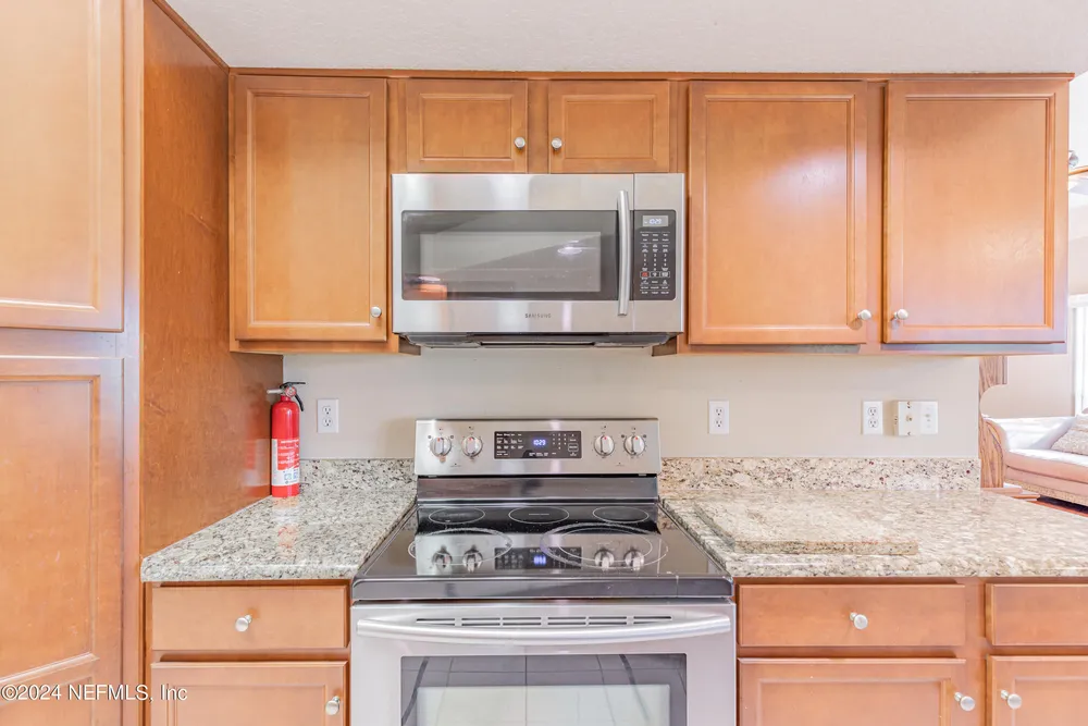 2674 Country Club Blvd, Orange Park, FL 32073