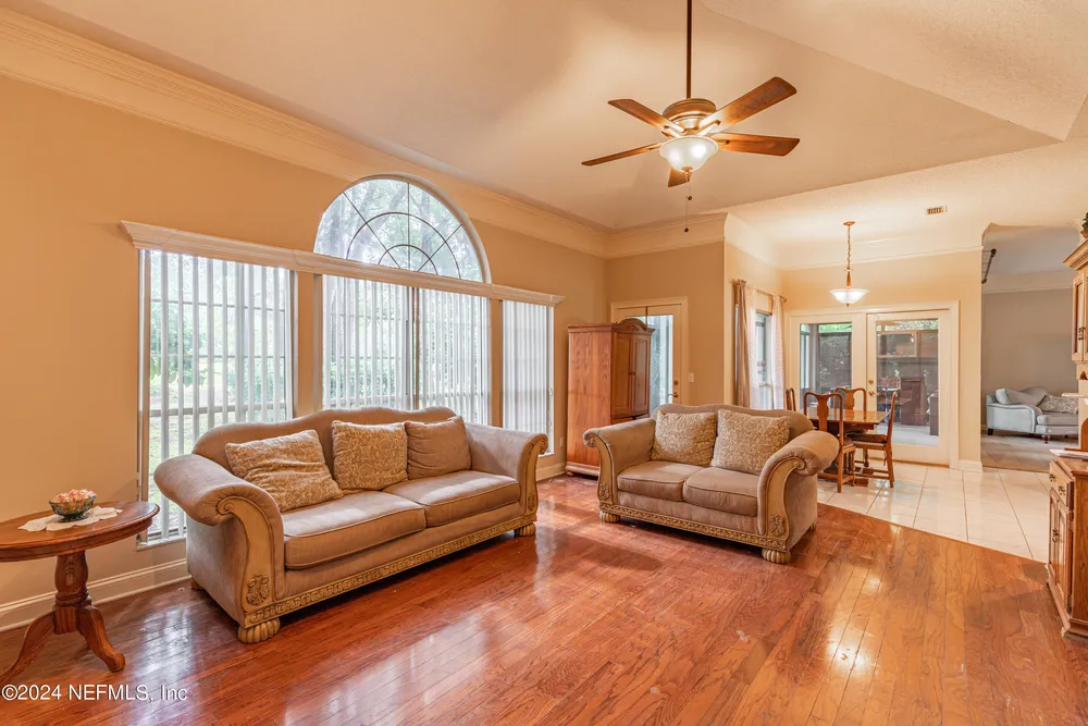 2674 Country Club Blvd, Orange Park, FL 32073