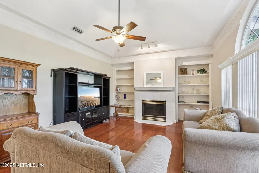 2674 Country Club Blvd, Orange Park, FL 32073