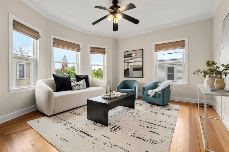 14 Linden St, Brookline, MA 02445