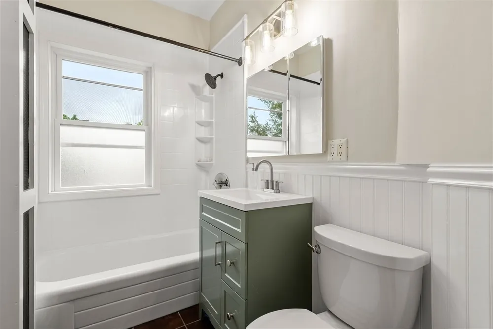 14 Linden St, Brookline, MA 02445