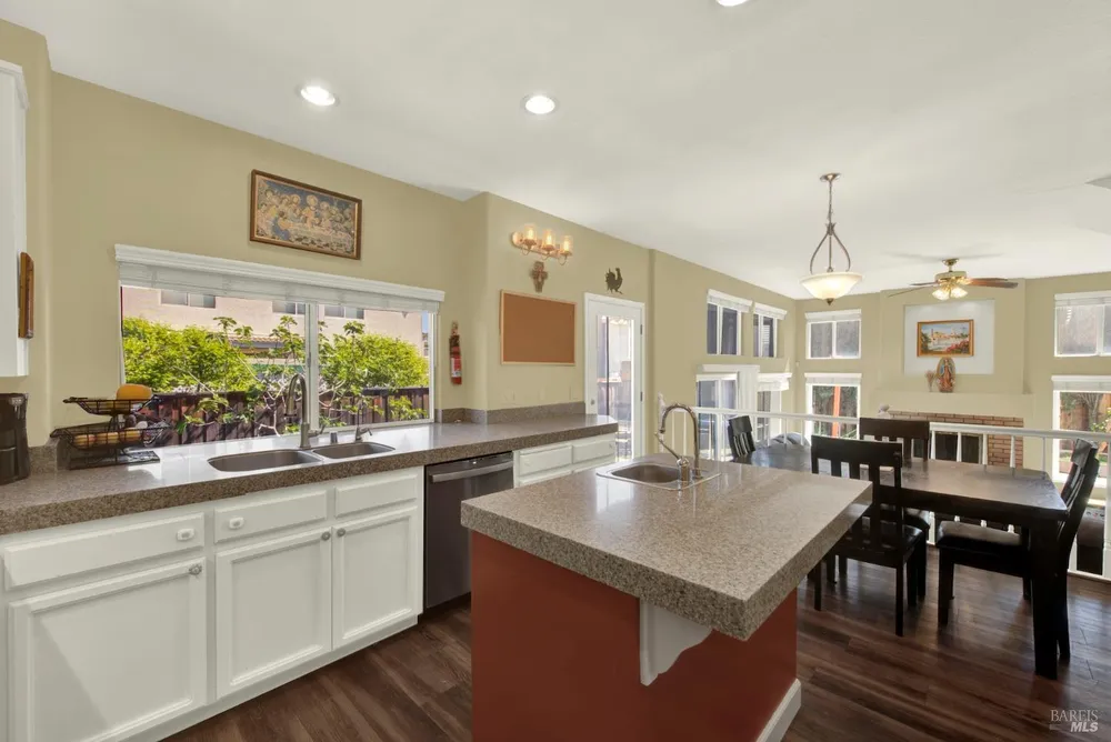 113 Deerglen Circle, Vacaville, CA 95687