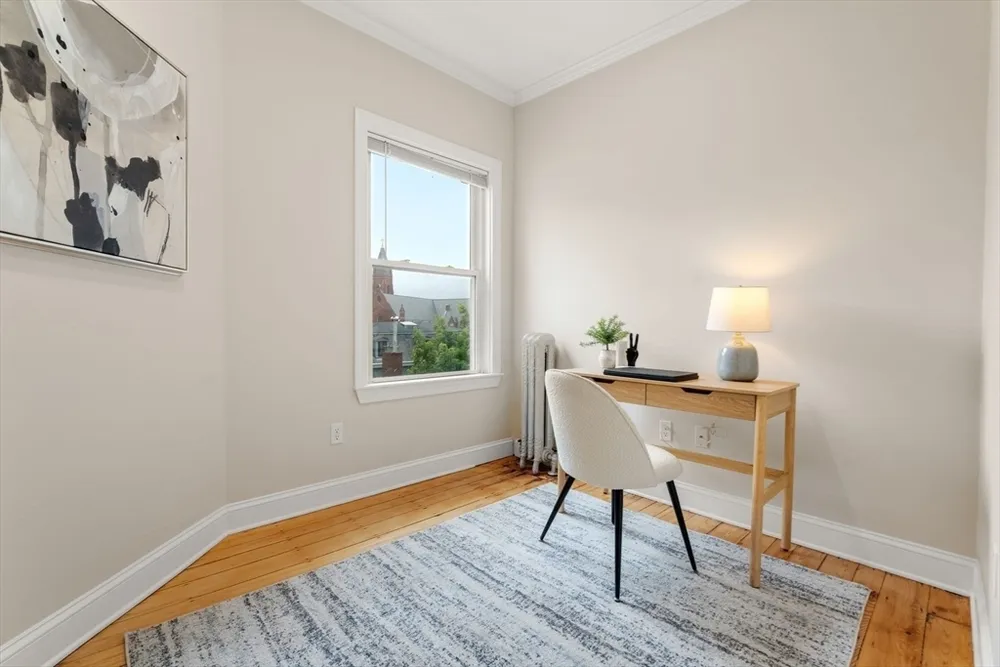 14 Linden St, Brookline, MA 02445