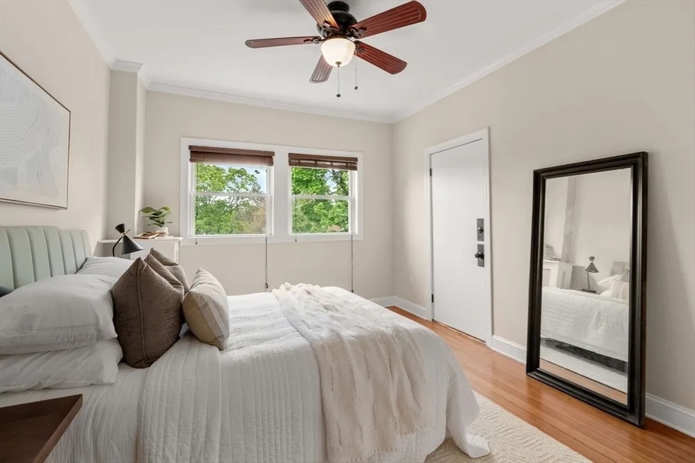 14 Linden St, Brookline, MA 02445