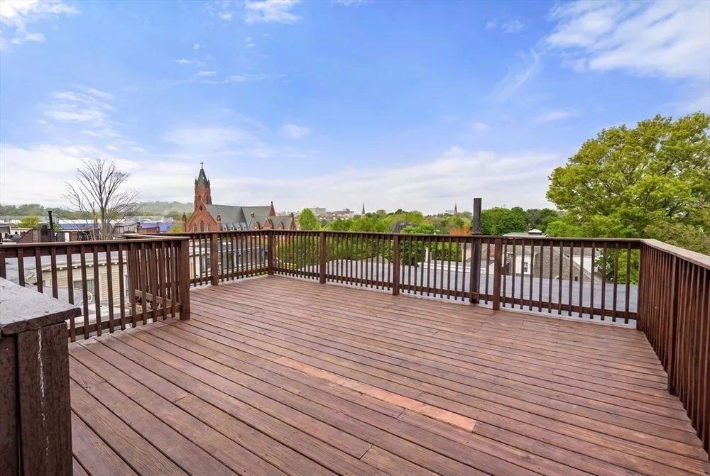 14 Linden St, Brookline, MA 02445