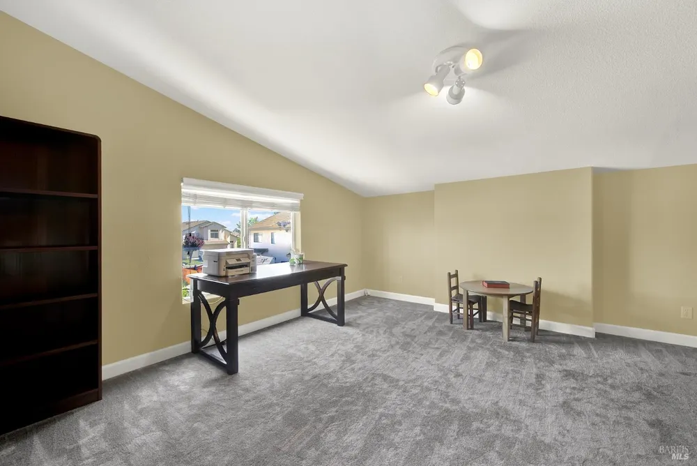 113 Deerglen Circle, Vacaville, CA 95687