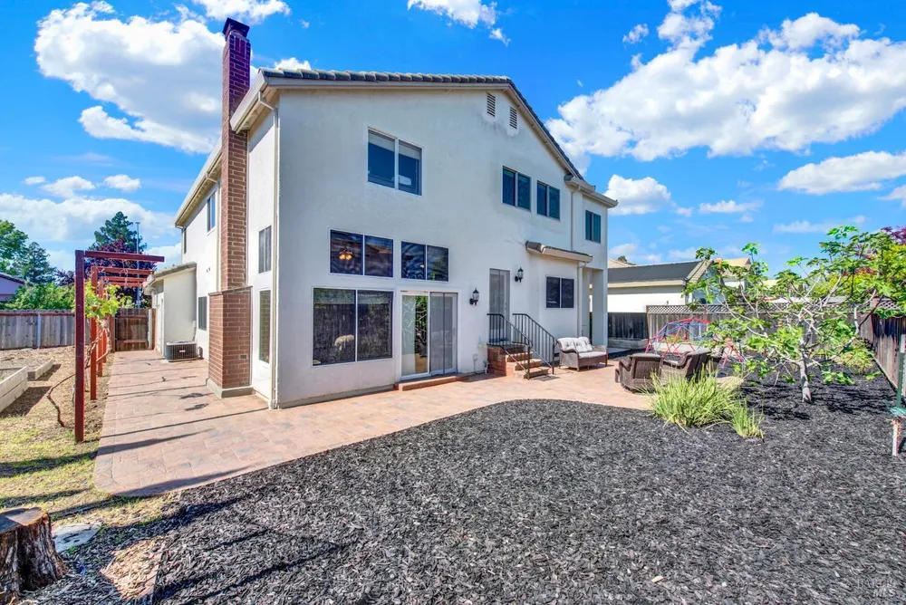 113 Deerglen Circle, Vacaville, CA 95687