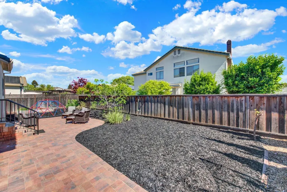 113 Deerglen Circle, Vacaville, CA 95687