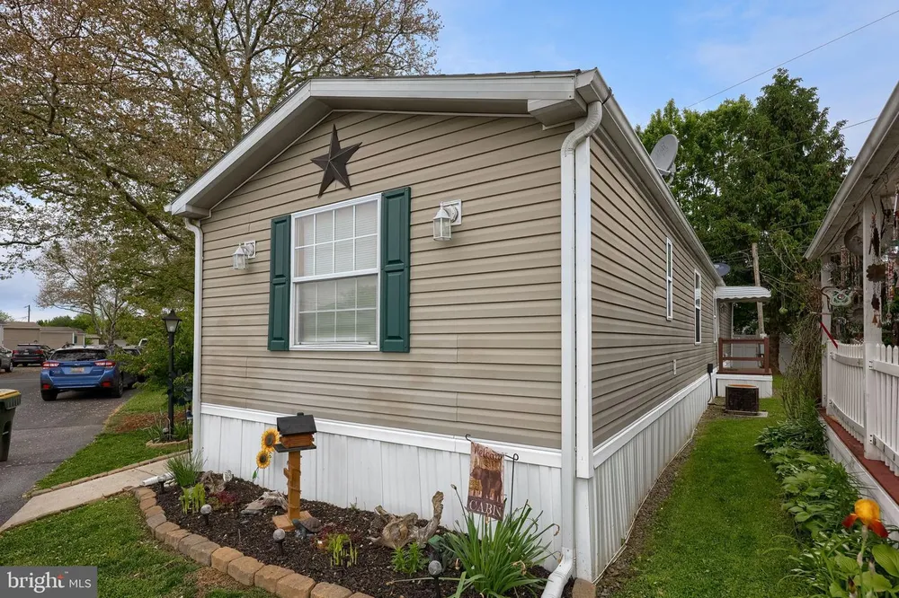 779 Nancy Ln, Lancaster, PA 17601-5823