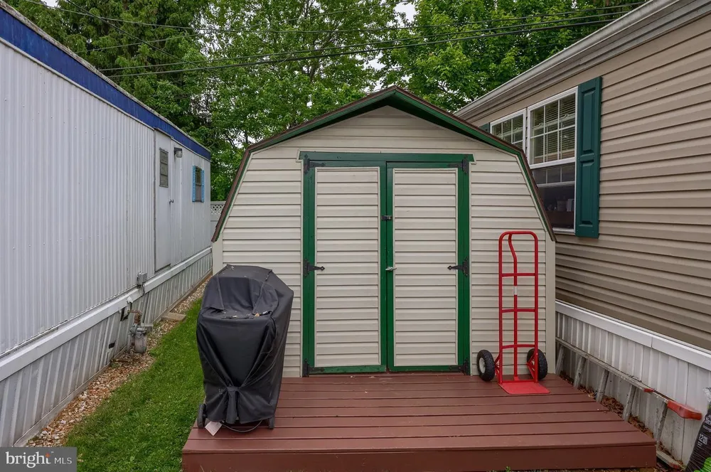 779 Nancy Ln, Lancaster, PA 17601-5823