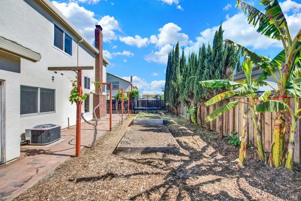 113 Deerglen Circle, Vacaville, CA 95687